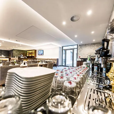 Western Royal Hotel 4*